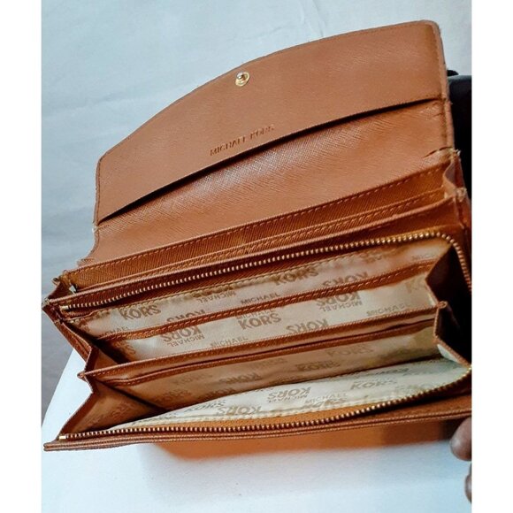 Michael Kors Wallet - Picture 8 of 10